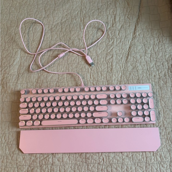 MageGee Pink Typewriter Mechanical Gaming Keyboard - Picture 3 of 3